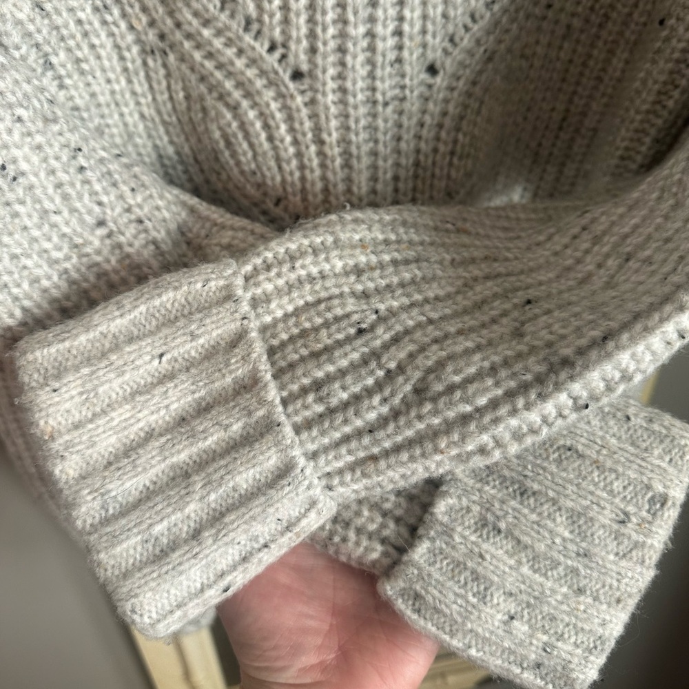 Columbia Women’s Wool Blend Cable Knit Mock Neck Sweater size large - Picture 4 of 8